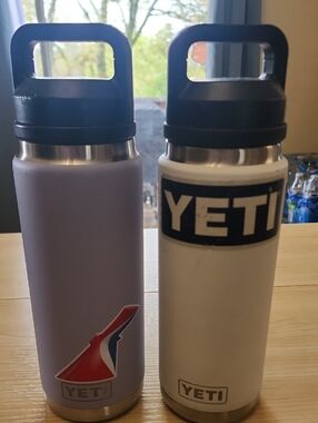 2- 28oz YETI Ramblers Insulated Bottle Duo - White & Lavender W/chug Tops